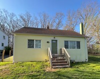 Building Photo - Four Bedroom House just outside Blacksburg