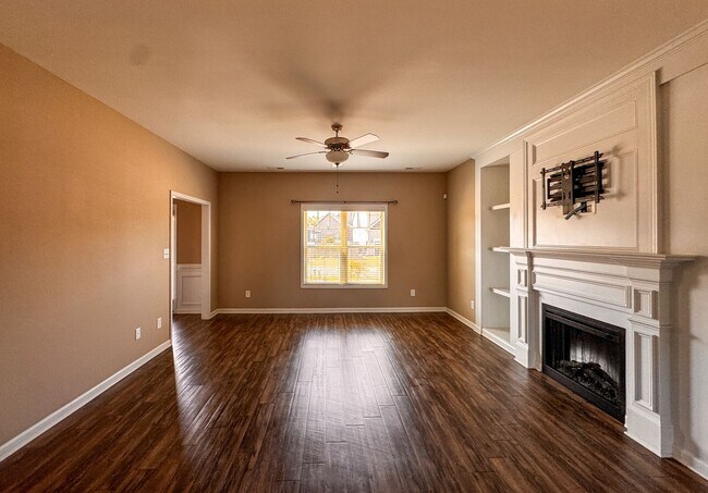 Building Photo - Beautiful 4 Bed 3.5 Bath Home in Jack Britt School District