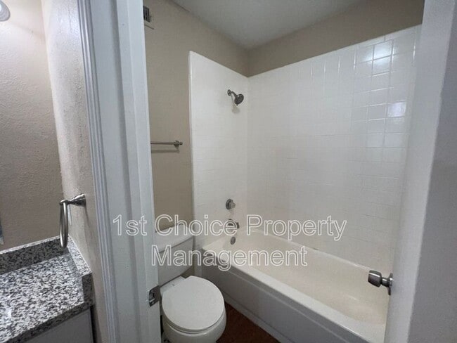 Building Photo - 6714 Old Stone Dr