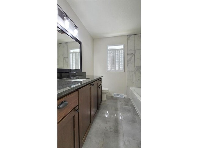 Building Photo - 512 Nelson Ct