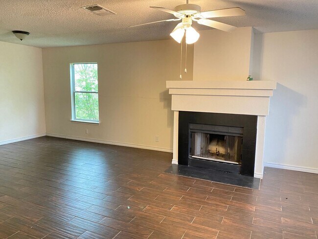 Building Photo - 4 br, 4.5 bath House - 8918 Kenton Mist