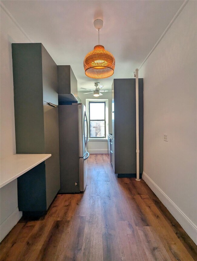 Building Photo - 37-20 83rd St