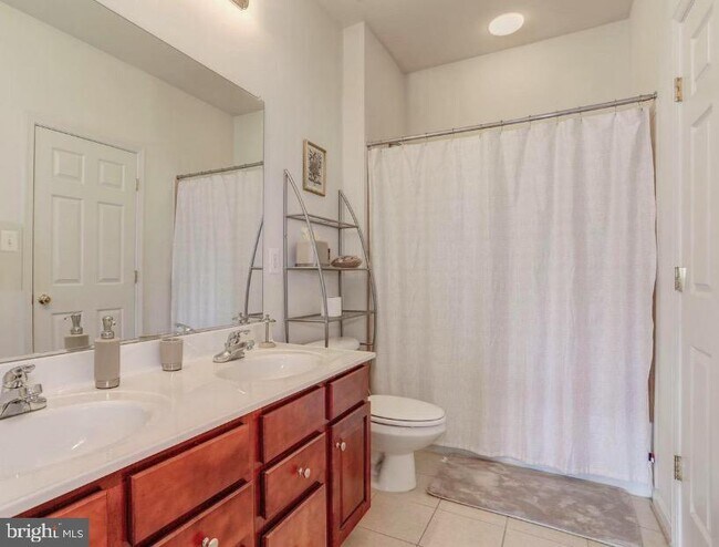 Building Photo - 146 Meadowview Ln