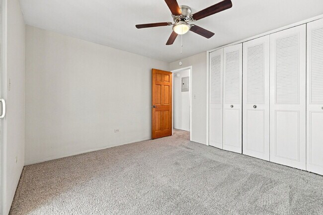 Building Photo - $1,670.95 with $300 Off the first month's rent - 2 Beds, 1.5 Bath, Condo in Denver with Balcony!