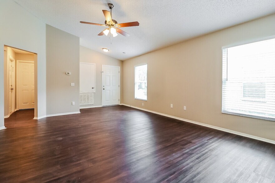 Building Photo - 8730 Morrison Oaks Ct