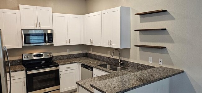 Building Photo - 13475 Crest Lake Dr