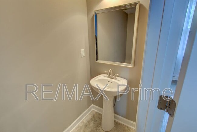 Building Photo - 4158 Pughsville Rd