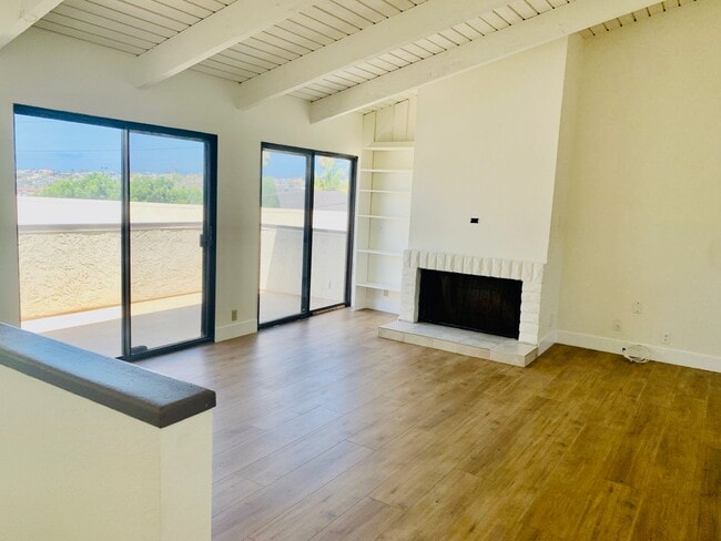 Building Photo - Unbeatable Location! Ocean View two bedrooms and two bathrooms two story condo with gated undergr...