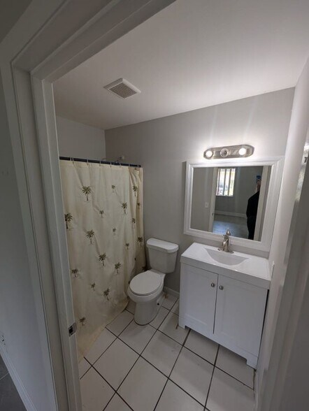 Building Photo - 4755 Orleans Ct