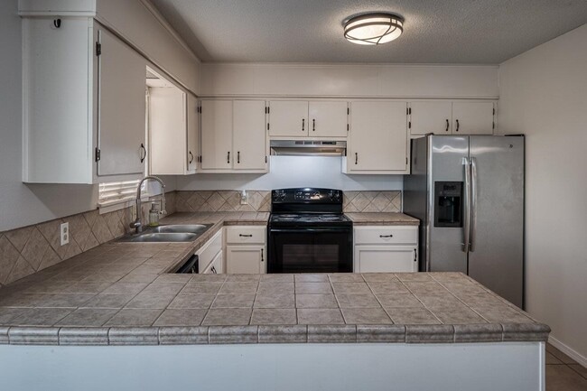 Building Photo - 117 Philemon Dr