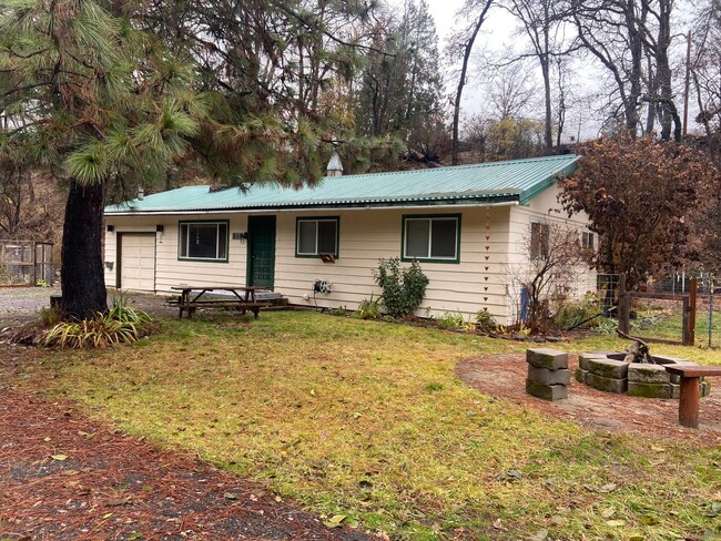 Primary Photo - Riverside Retreat for Rent in Klickitat, WA