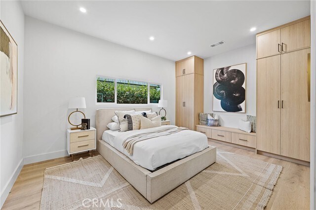 Building Photo - 5157 Woodley Ave