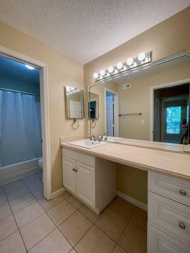 Building Photo - Condo in the Heart of Sandy Springs