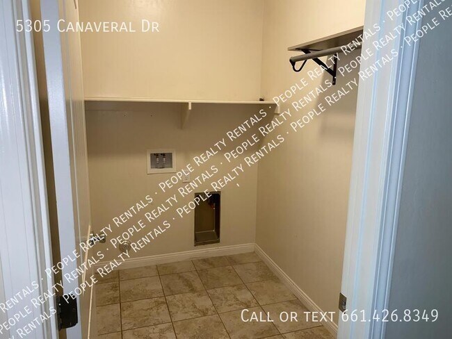 Building Photo - 5305 Canaveral Dr