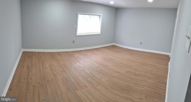 Building Photo - 5011 Woodland Blvd