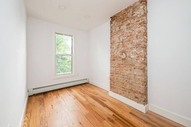 Building Photo - 838 Freeman St
