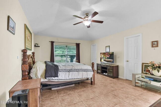 Building Photo - 237 N Hidden Tree Dr