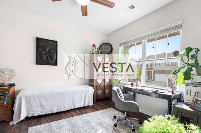 Building Photo - 575 Country Oak Dr