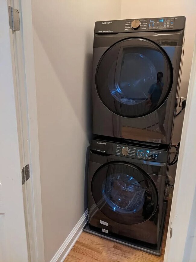 Building Photo - 1612 5th St NW