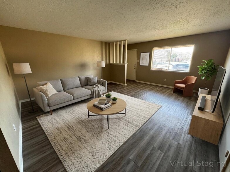 Building Photo - 2202 Hunt Dr