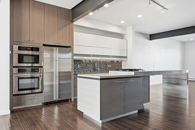 Building Photo - 11582 Colony Row