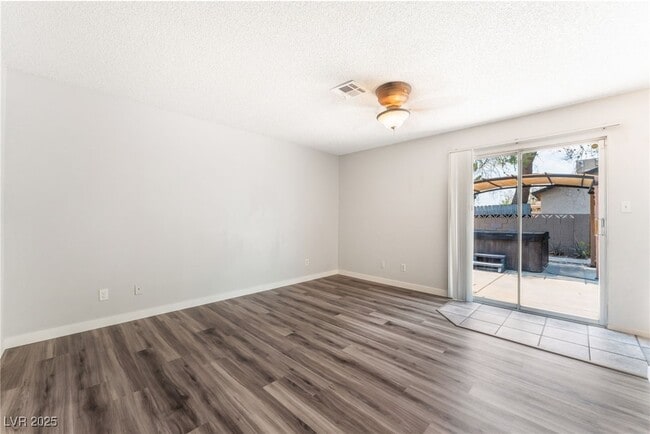 Building Photo - 1713 Neptune Dr