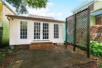 Building Photo - Precious Marigny Cottage! Must See!