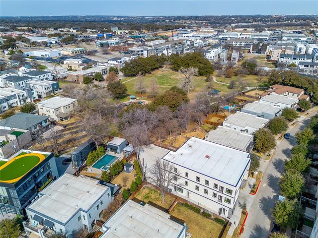 Building Photo - 408 Foch St