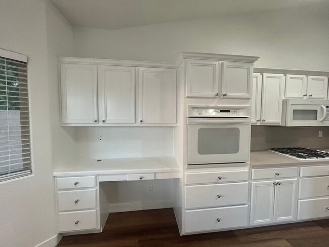 Building Photo - 2470 sq ft, remodeled single story, hard to find 5 bed, 2.5 bath, 2 car garage in guard gated Sta...