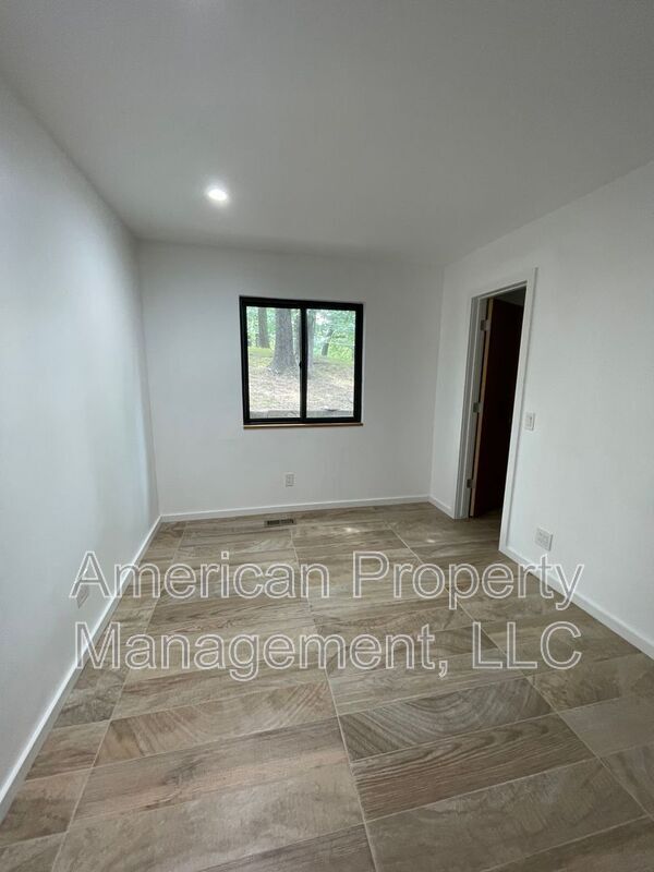 Building Photo - 3705 E 108th St