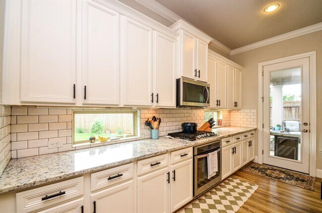 Building Photo - 3407 Mapleshire Dr