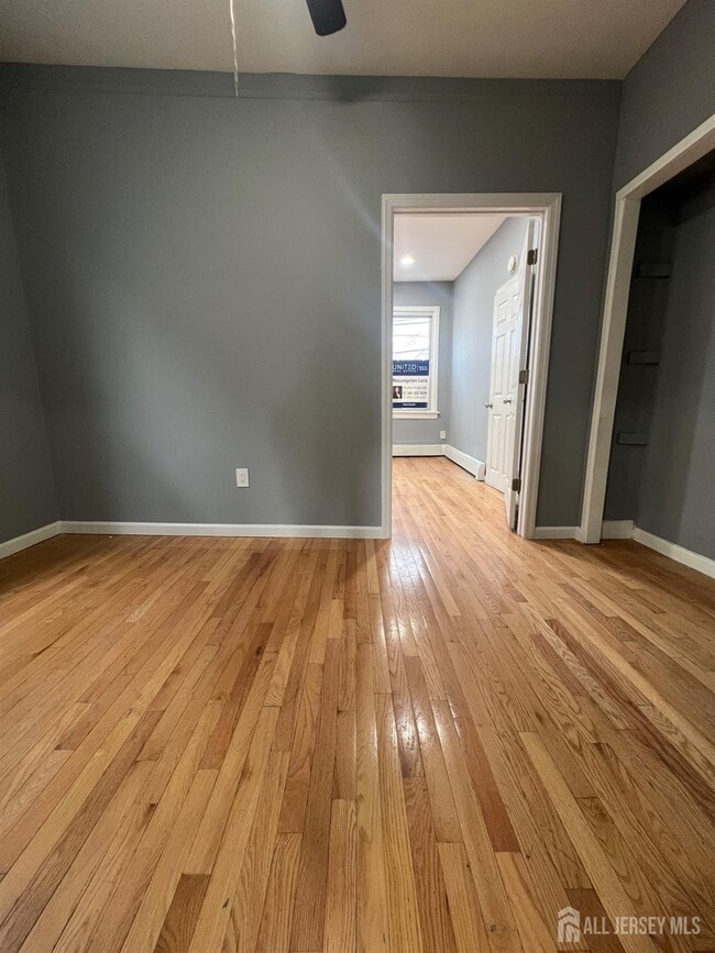 Building Photo - 387 Market St