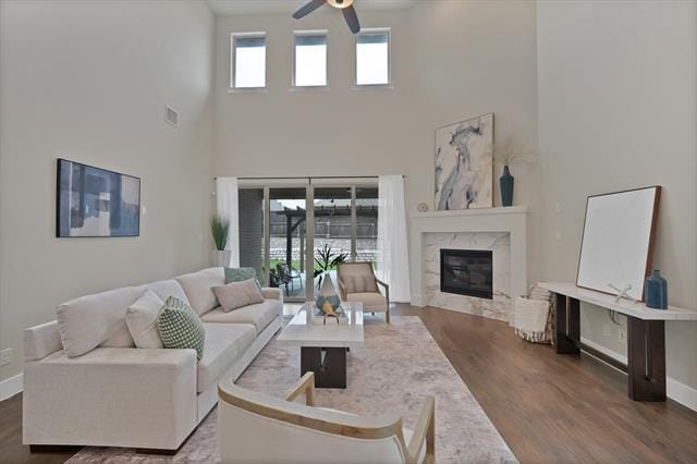 Building Photo - 2325 Hyer Pl