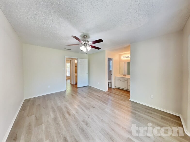 Building Photo - 615 Sherman Dr