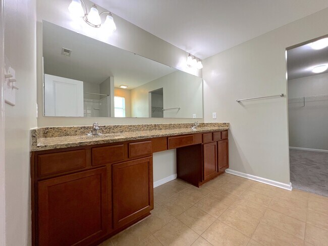 Building Photo - 291 Ranlo Ave