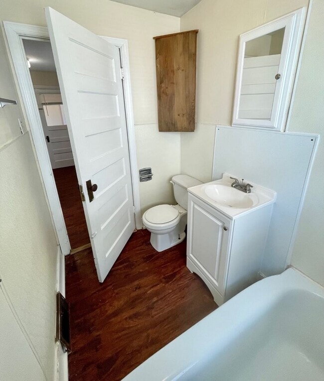 Building Photo - Very Unique Apartment in Downtown Columbia