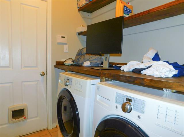 Building Photo - 2020 Jasmine Valley Drive