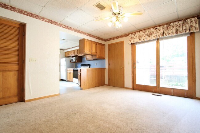 Building Photo - 3 Bedroom / 3 Bathroom Home | Near Downtown and Henry Doorly Zoo