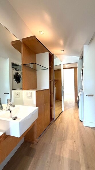 Building Photo - 2306 Teviot St