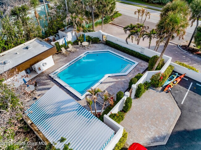 Building Photo - 7415 Aquarina Beach Dr