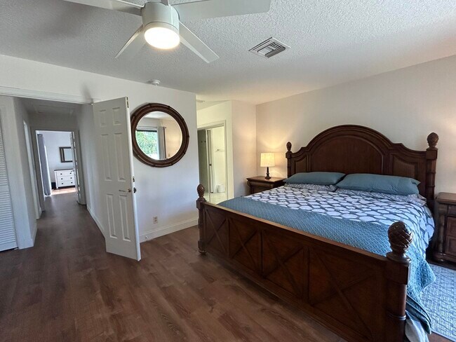 Building Photo - 13383 Bedford Mews Ct