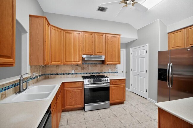 Building Photo - 1619 Shady Hillside Pass