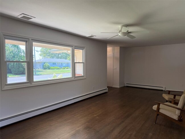 Building Photo - 3220 Delmar Dr
