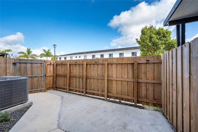 Building Photo - 13353 SW 250th Terrace