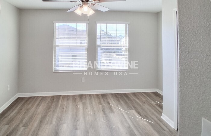 Building Photo - 5719 Mercado Dr