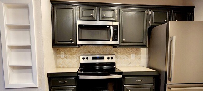 Primary Photo - 8601 Park Ln