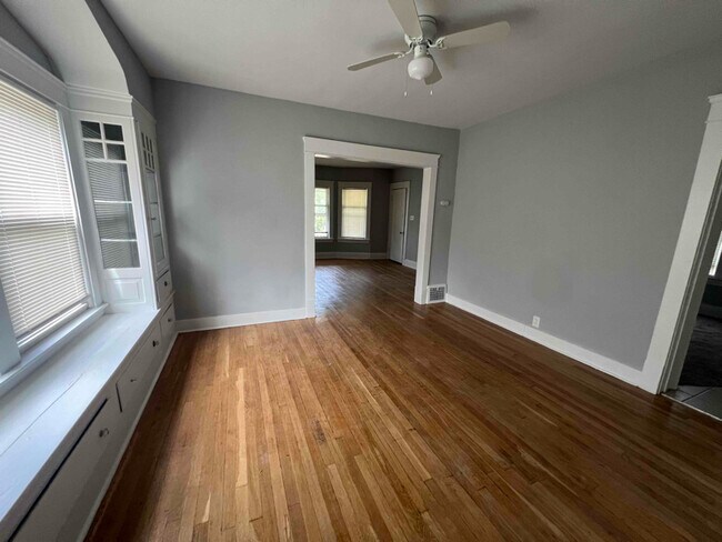 Building Photo - 12320 Saywell Ave