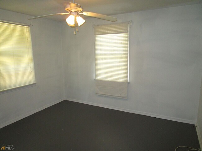 Building Photo - 803 Grosso Ave