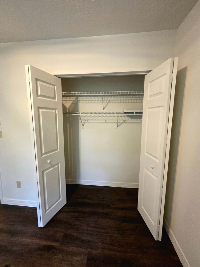 Building Photo - 10819 Washington Ct