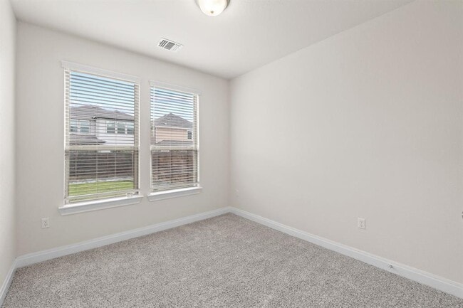 Building Photo - 14011 Hedera Dr